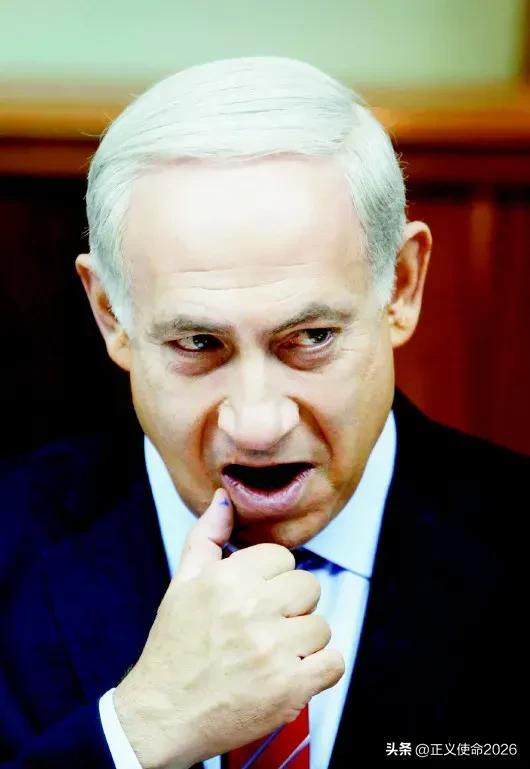 全球有三位无法无天的狂人：一是特朗普，随心所欲、肆意妄为，翻江倒海毫不在乎。二是