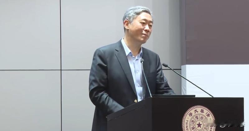 李稻葵把脉中国经济：整体偏冷已三年，广义失业率10.2%

清华大学教授李稻葵近
