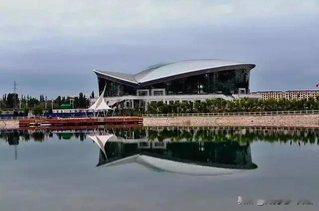 甘肃县域经济“首富”！玉门：戈壁滩上崛起的幸福之城！

2025年的中国经济版图