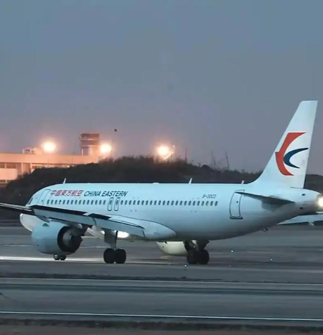 如果特朗普取消访华，那么中美两国距离“断交”大概率也不远了，甚至中美大战都有可能