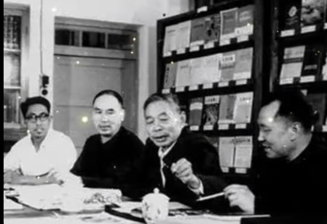 1960年，科学家束星北被安排到青岛医学院改造，自此开始了长达十几年的扫厕所生涯
