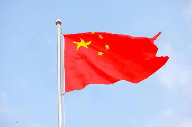 中国当下最棘手的两个难题，不是台海博弈，不是中美博弈，不是中日分歧，也不是债务压