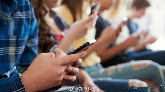 西班牙首相桑切斯在世界政府峰会上发表讲话时表示，西班牙计划采取措施应对大型社交网