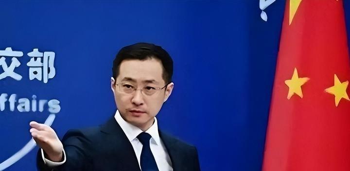 外交场上有一条不成文的规矩：嘴上的轻佻，迟早要用真金白银还。菲律宾防长特奥多罗这