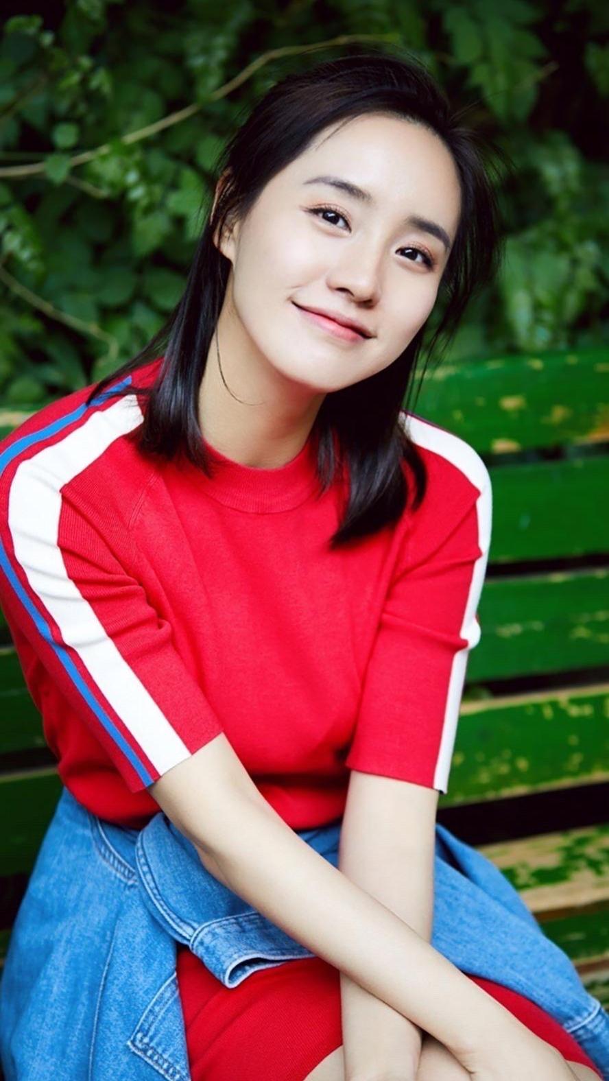 王智，辽宁鞍山人，毕业于中央戏剧学院，新生代功夫女星，自幼习武。凭借《马永贞》武