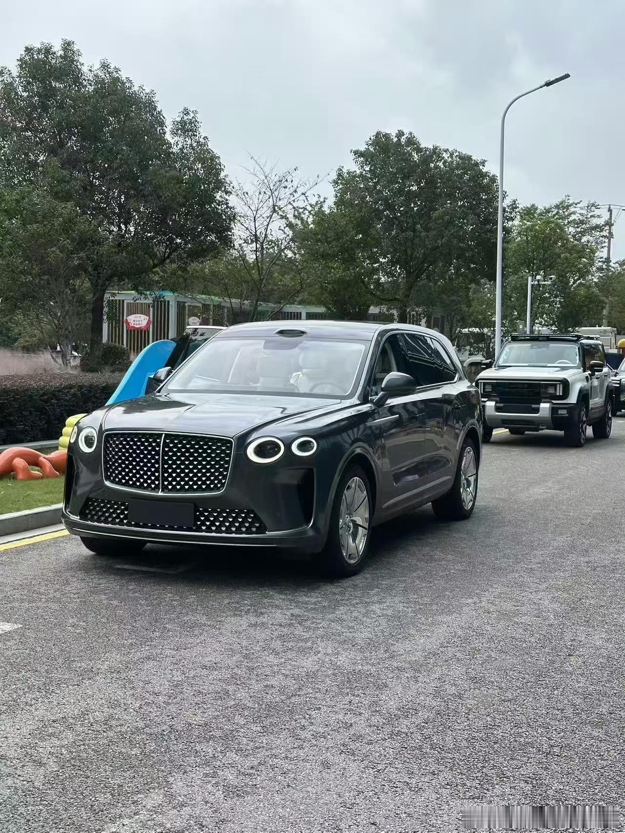 追觅这是盯上宾利了？？？