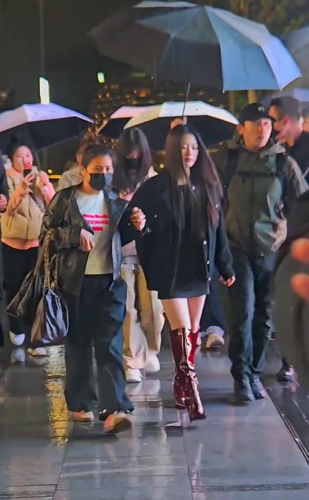 蔡依晨，你真的很棒。蔡依晨，我永远爱你蔡依晨。