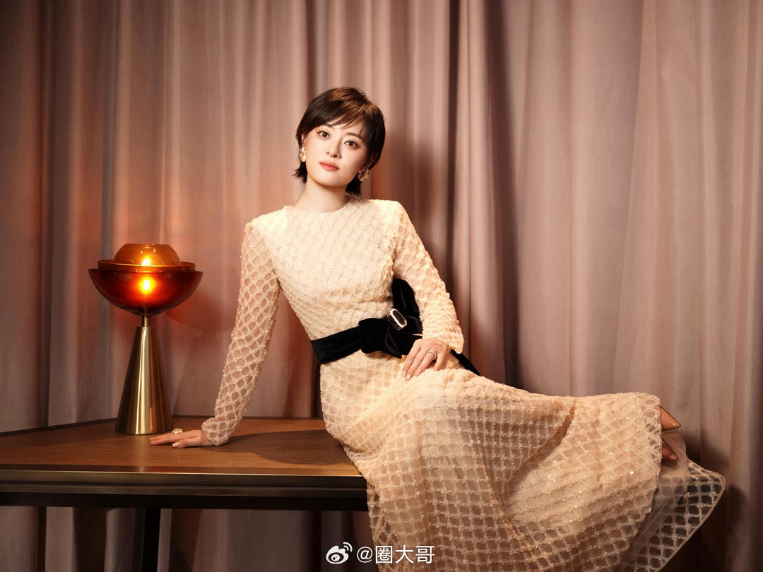 孙俪吴越任素汐开奖前的采访孙俪吴越任素汐青衣素养 天惹天惹。这才是青衣素养吧！！
