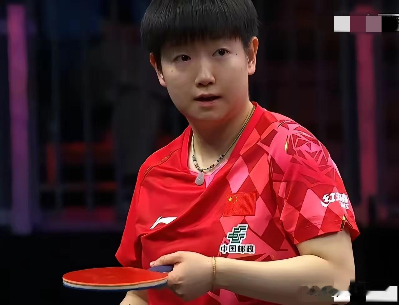 莎莎比赛3-0大胜对手，结束比赛后，满场观众都在给她欢呼，莎莎转身准备离开场地时