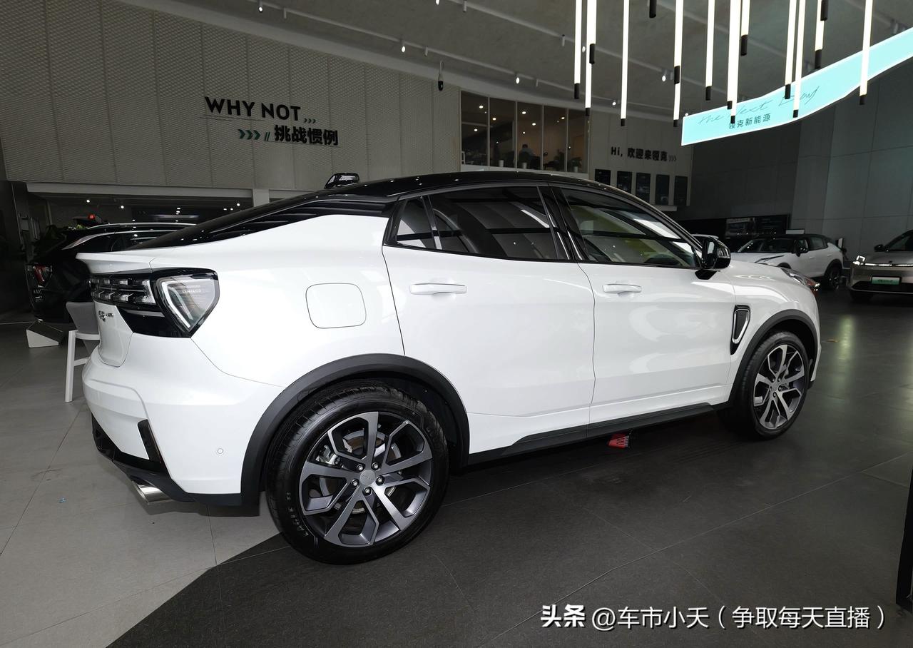 领克05这车已经很久没在市面上看到了，基本已经不怎么生产。目前市面上在售的都是2