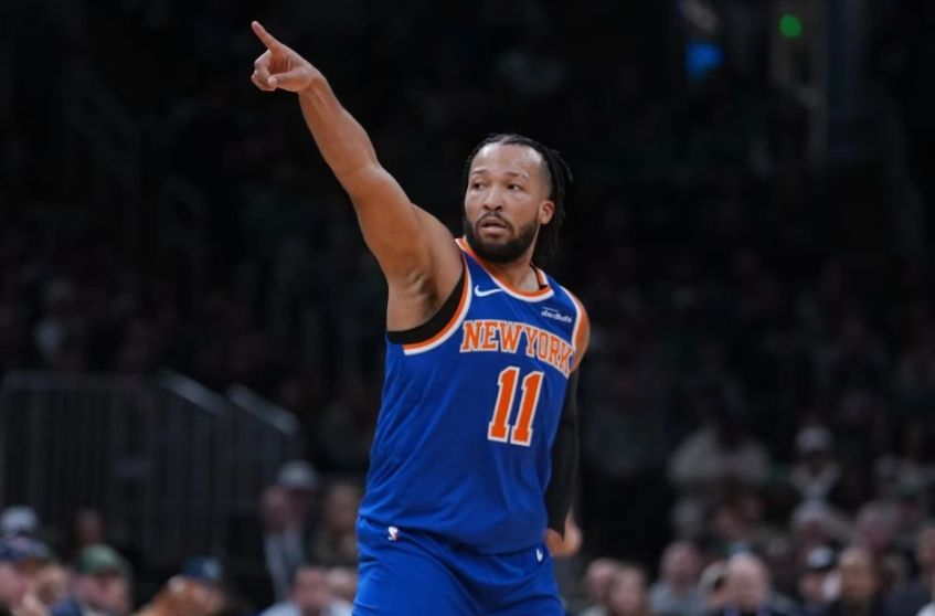 白鹿 跑男NBA季后赛东部首轮，纽约尼克斯客场以摧枯拉朽之势大胜亚特兰大老鹰，最