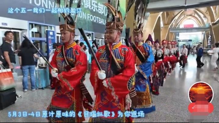 最近几天，《今日头条》平台视频领域，被《目瑙纵歌》歌曲及舞蹈霸屏和感染，人们百听