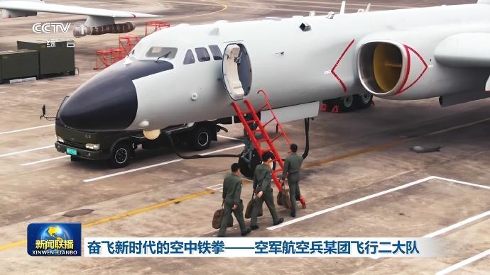 立功了就是不一样，这头盔包都拎出了，于百万军中取上将首级的感觉了哈。实话实说，他