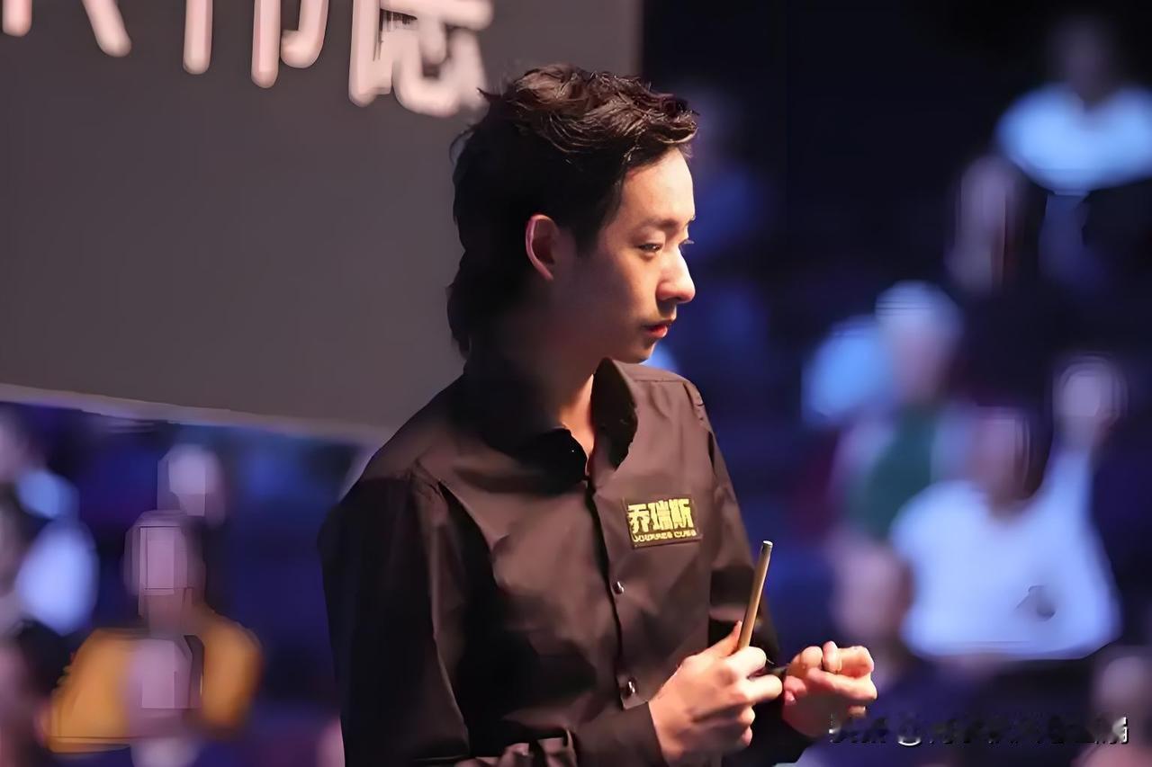 吴宜泽自己打败了自己
北京时间12月3日晚，2025年斯诺克英锦赛8强争夺战，吴