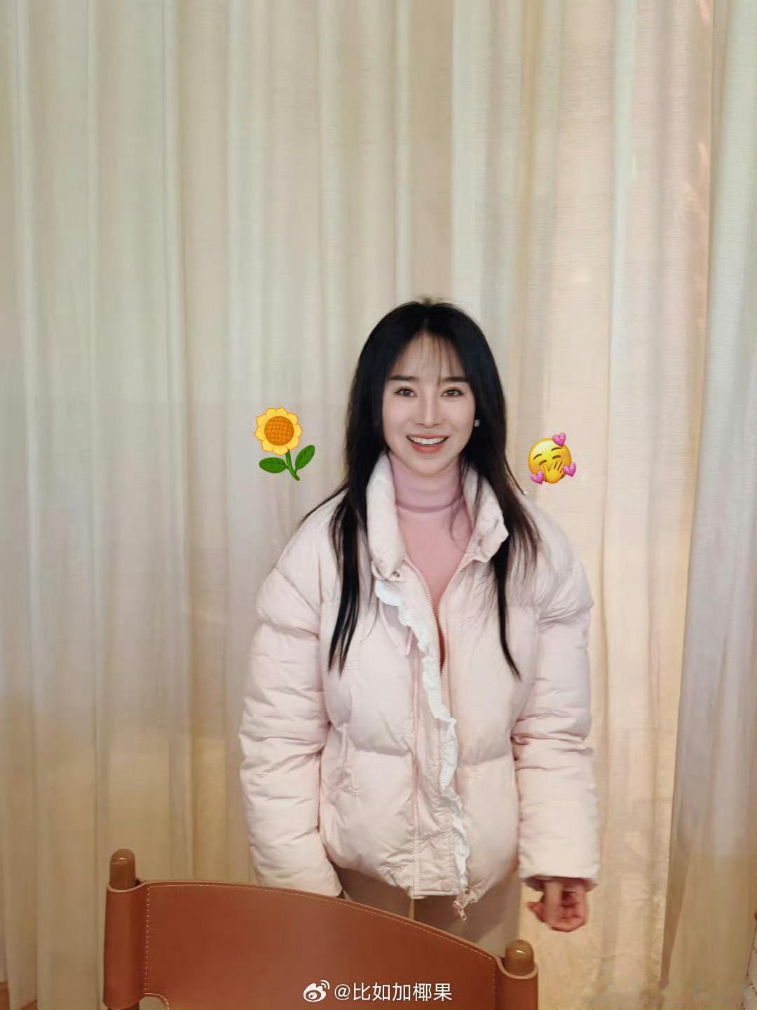 我的天这个居然是小谢和她的崽！这么神采奕奕的样子，真的再一次感受到赵露思说的那句
