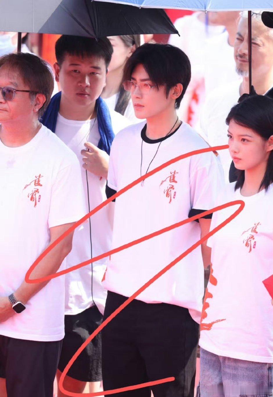 侯明昊、艾米《雀骨》开机路透 ​​​