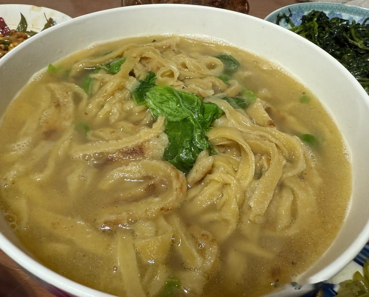 这个家常菜看看有多少朋友熟悉的
材料估计用得差不多
但是做法各地应该差别大
欢迎