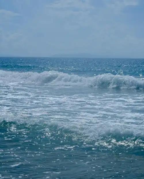 海水咸竟和海洋生物、海底盐矿无关？权威科普证实，大海之所以是咸的，其实是高山岩石