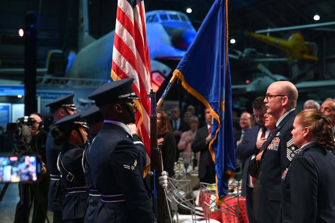 上周，在美国空军国家博物馆举办的F-22“猛禽”战斗机实现初始作战能力(IOC)