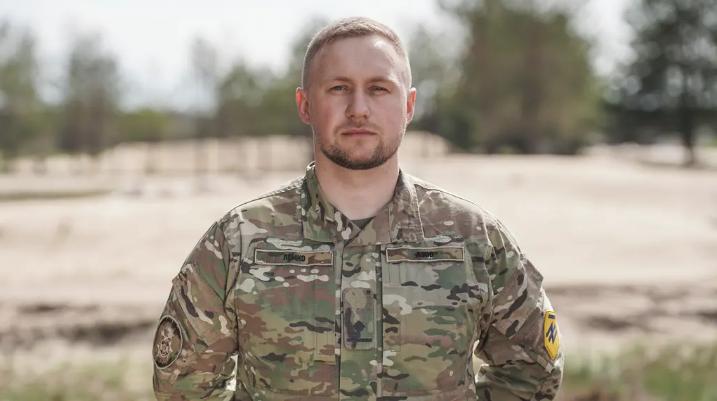 图文：乌军第1亚速军参谋长：乌克兰应放弃收复领土公里数指标转而保护军力指标

乌