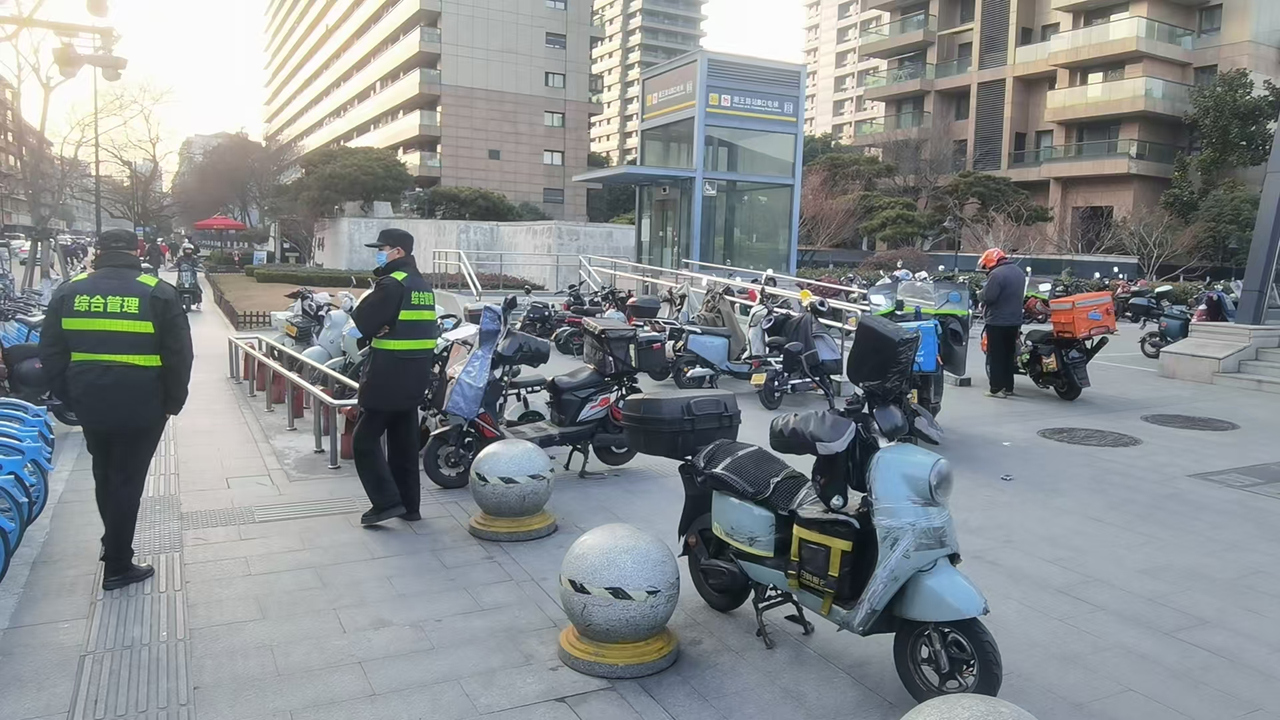 米市巷街道集中整治行动，推动城市文明建设