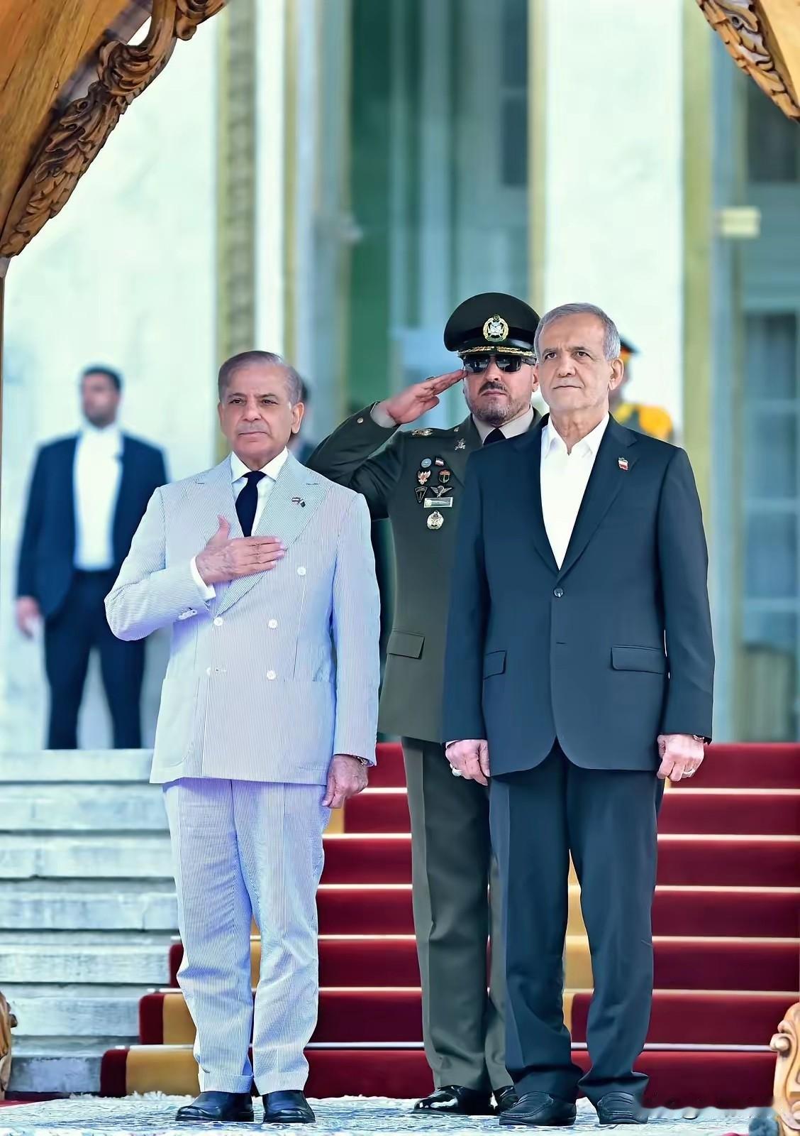 脑洞大开的特朗普竟然要求穆斯林国家巴基斯坦出手相助以色列。巴基斯坦帮助以色列打击