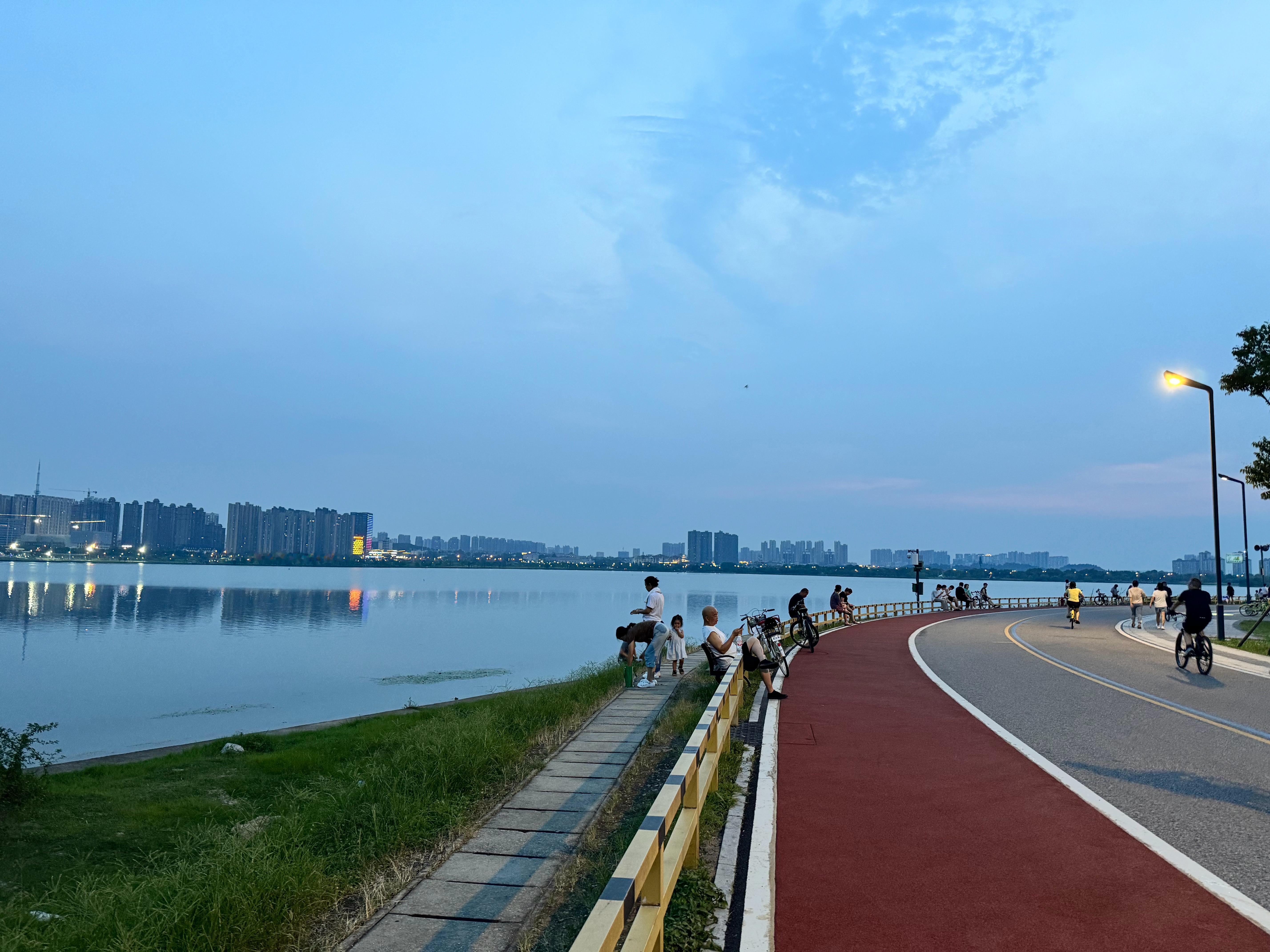 晚上出汗项目，绕松雅湖一圈[喵喵] ​​​
