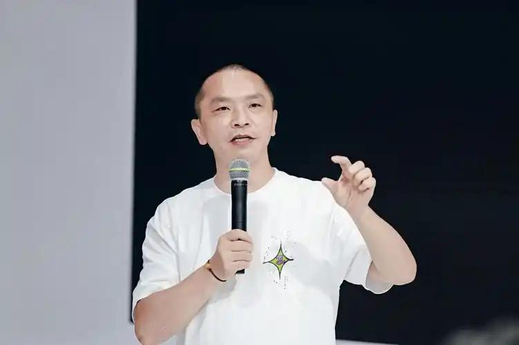 一家做平衡车起家的公司，凭什么让雅迪、爱玛如临大敌？2025年7月，九号公司市值