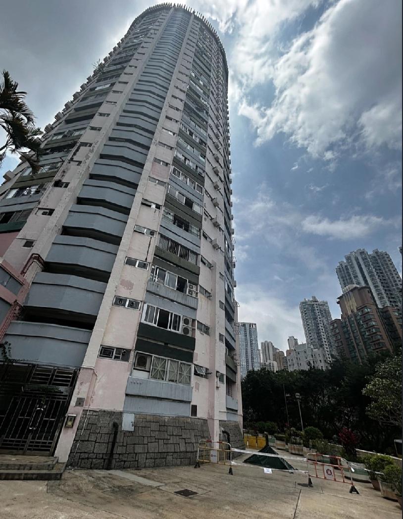珍惜生命，（31日）晨10时53分，一名72岁姓郑男住户，从香港大坑励德邨德全楼