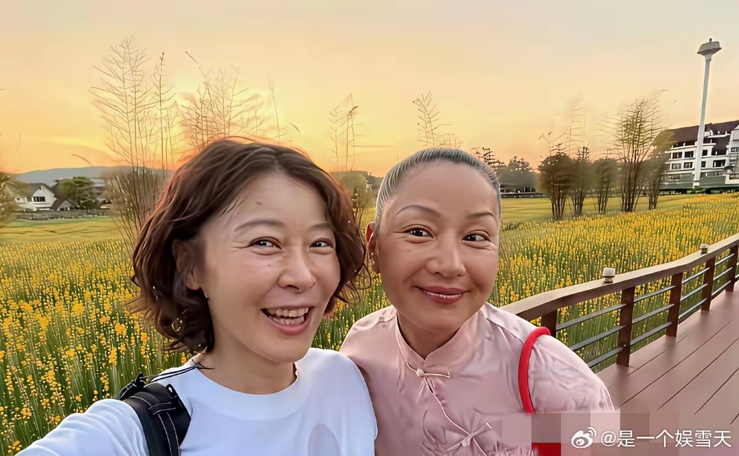 前任变闺蜜？曾先后爱上同一个人，如今却能并肩看风景✨53岁的柯蓝与瞿颖相约泰国共