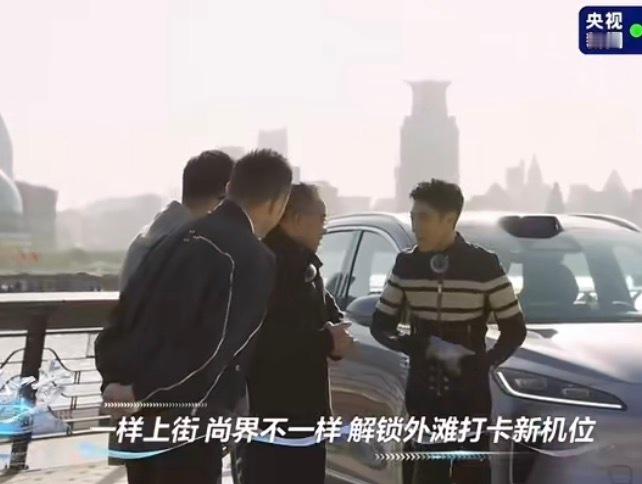 余承东官宣尚界首款轿跑明年上市今天的鸿蒙智行可真热闹呀！刚刚官宣首款MPV车型是