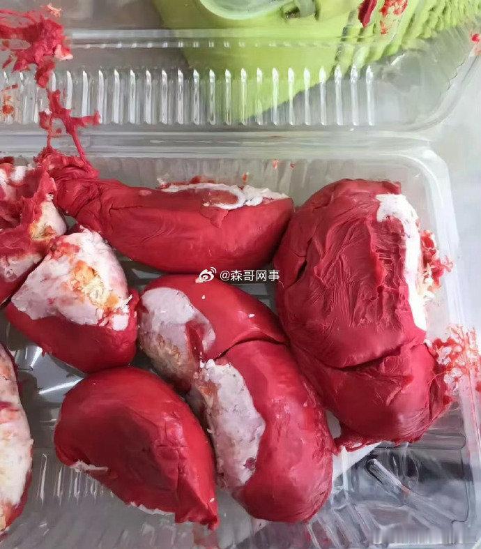 红色榴莲你们确定这红色榴莲能吃？😱 ​​​
