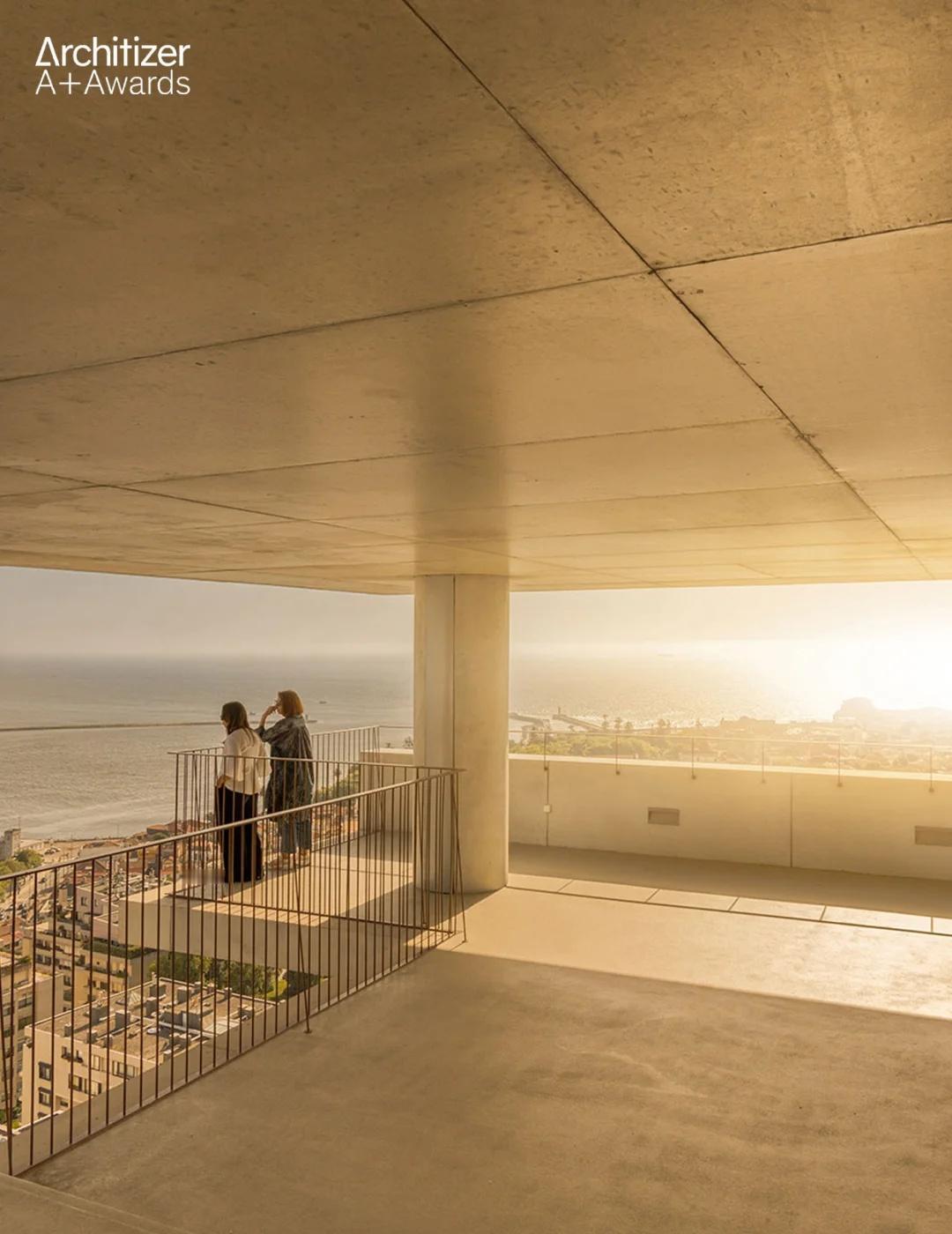 超200㎡阳台空间：在露台的日落时分
▪️项目：Miramar塔楼
▪️地点：西