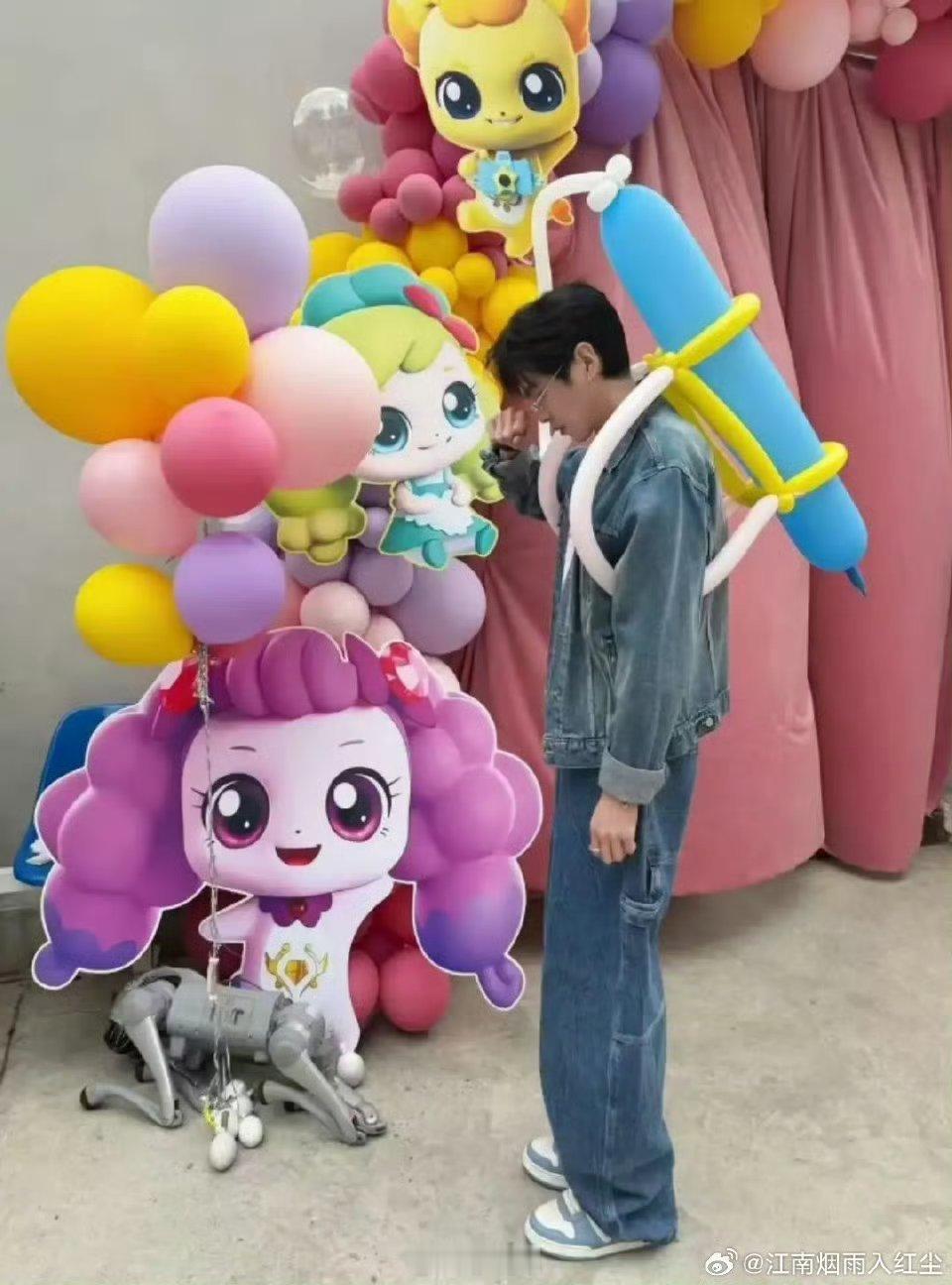 张若昀为女儿庆祝6岁生日哇塞，张若昀女儿都6岁了吗，也太快了，生日快乐！ 
