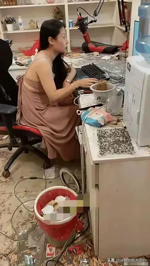 此情此景，让对面的榜一大哥情何以堪？[黑线][黑线][黑线]