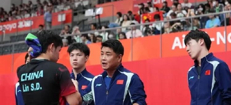 说白了，国乒男团这次亚运会丢金，真不是因为某一个人没打好。

2比3输给日本，具