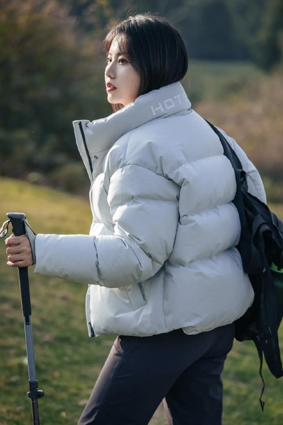 1、初级社交：纠结别人喜不喜欢自己
以前参加饭局特别内耗，别人热情一点就全盘信任