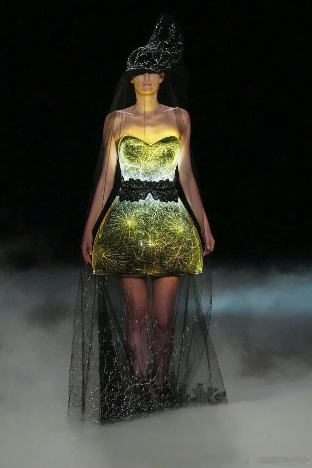 Iris van Herpen 2026 秋冬高定发布巴黎高定时装周大秀直击