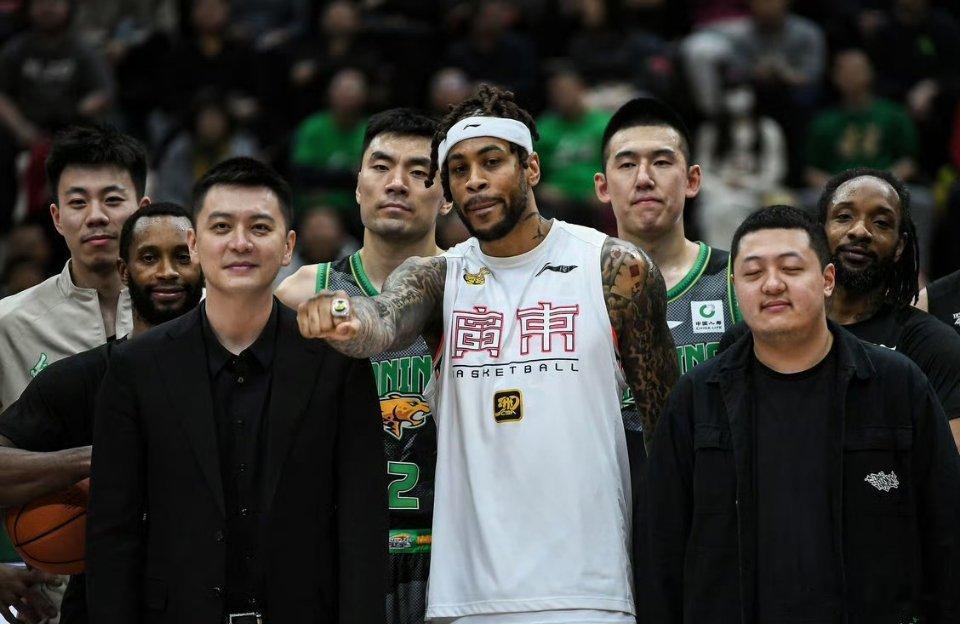 前广东队外援莫兰德社媒自宣加盟辽宁男篮，并配文：“辽宁我回来了，让我们再来一次。