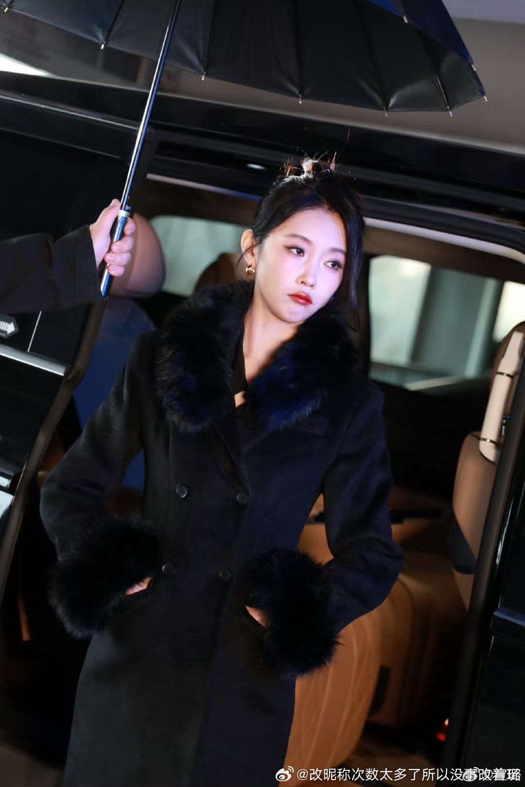 有点“反向修图”认不出 