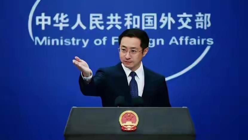 难道越南出尔反尔？
        越南外交部官员上周末表示，越南反对中国在西沙