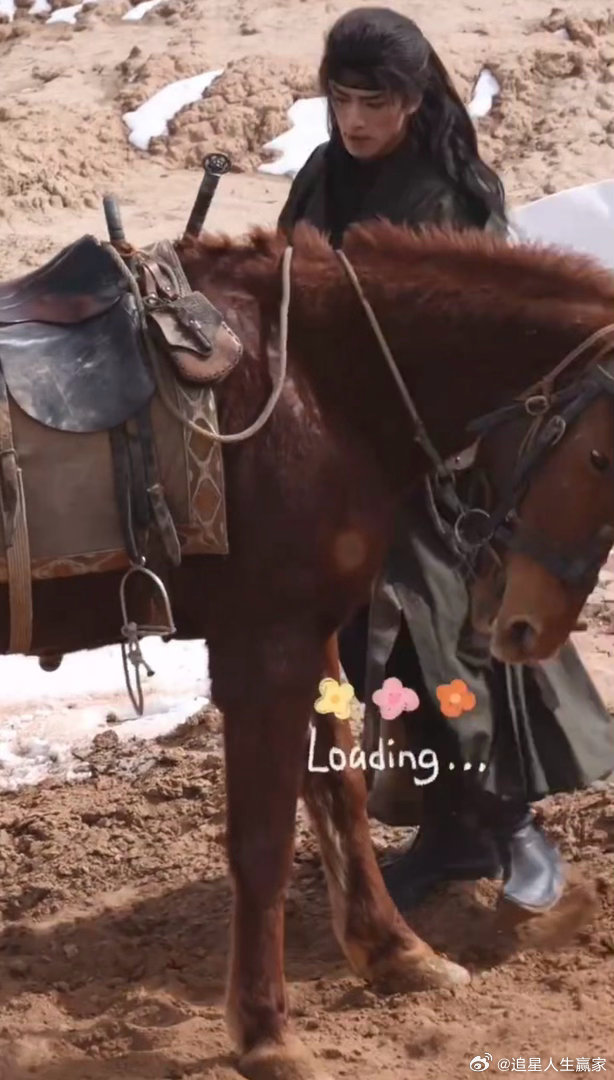 张康乐的糙汉造型张康乐新剧无滤镜免检 终于等到《冰湖重生》官宣定档，从路透开始就