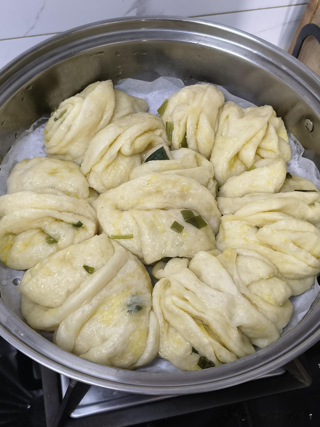抠抠搜搜花了很多钱。

这是我前些年真实生活的写照，
是啊，
感觉自己很省钱很节
