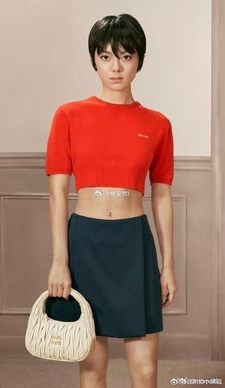 赵今麦超短发大片 miumiu内部有赵今麦黑粉吧，去年翻车一次就算了，今年还能梅