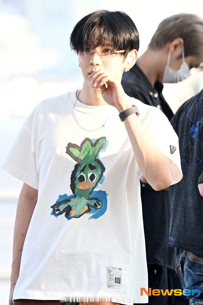 大崎将太郎（SHOTARO）、郑成灿、朴元彬、李灿荣（ANTON）今日机场新闻图