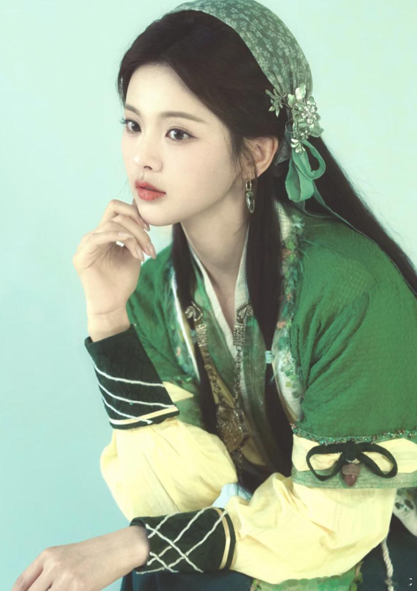 张凌赫帮杨超越打光张凌赫真上摄影课了开始推理吧张凌赫帮杨超越打光的时候直接说出了