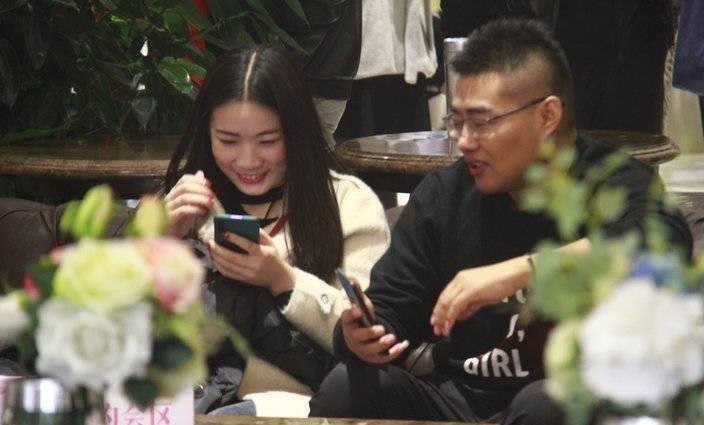 男子谈了个女朋友，女方狮子大开口，索要彩礼 50 万，男子没有拒绝，他说“只要你