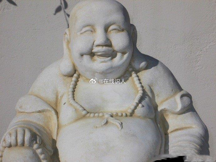 不求大富大贵，但求问心无愧， 平安健康 ， 何尝不是一种幸福 。 