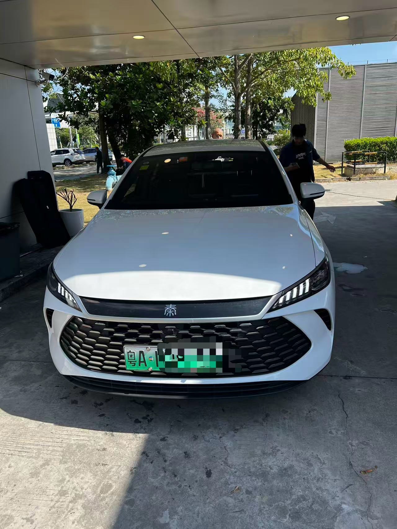 广州开启全运会限行以后，路上车真的少了好多。现在看，满大街基本都是网约车和出租车