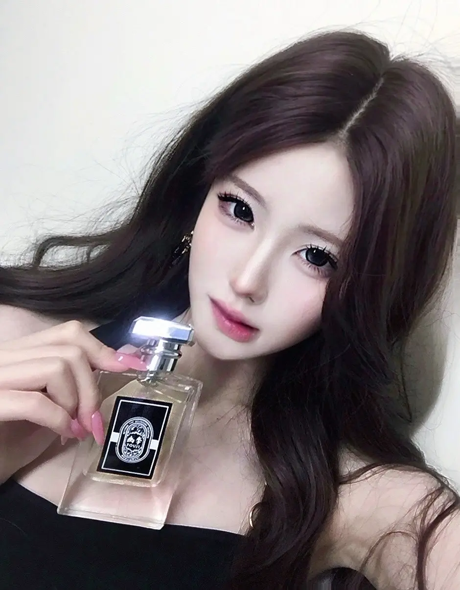 你总说我身上好香 废话 老娘喷的可是幽季边界之外